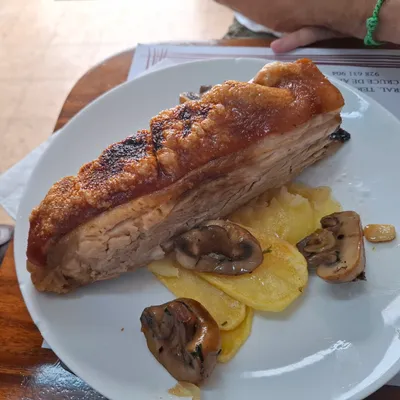 Costillas de cerdo asadas en Casa Mateo Restaurante