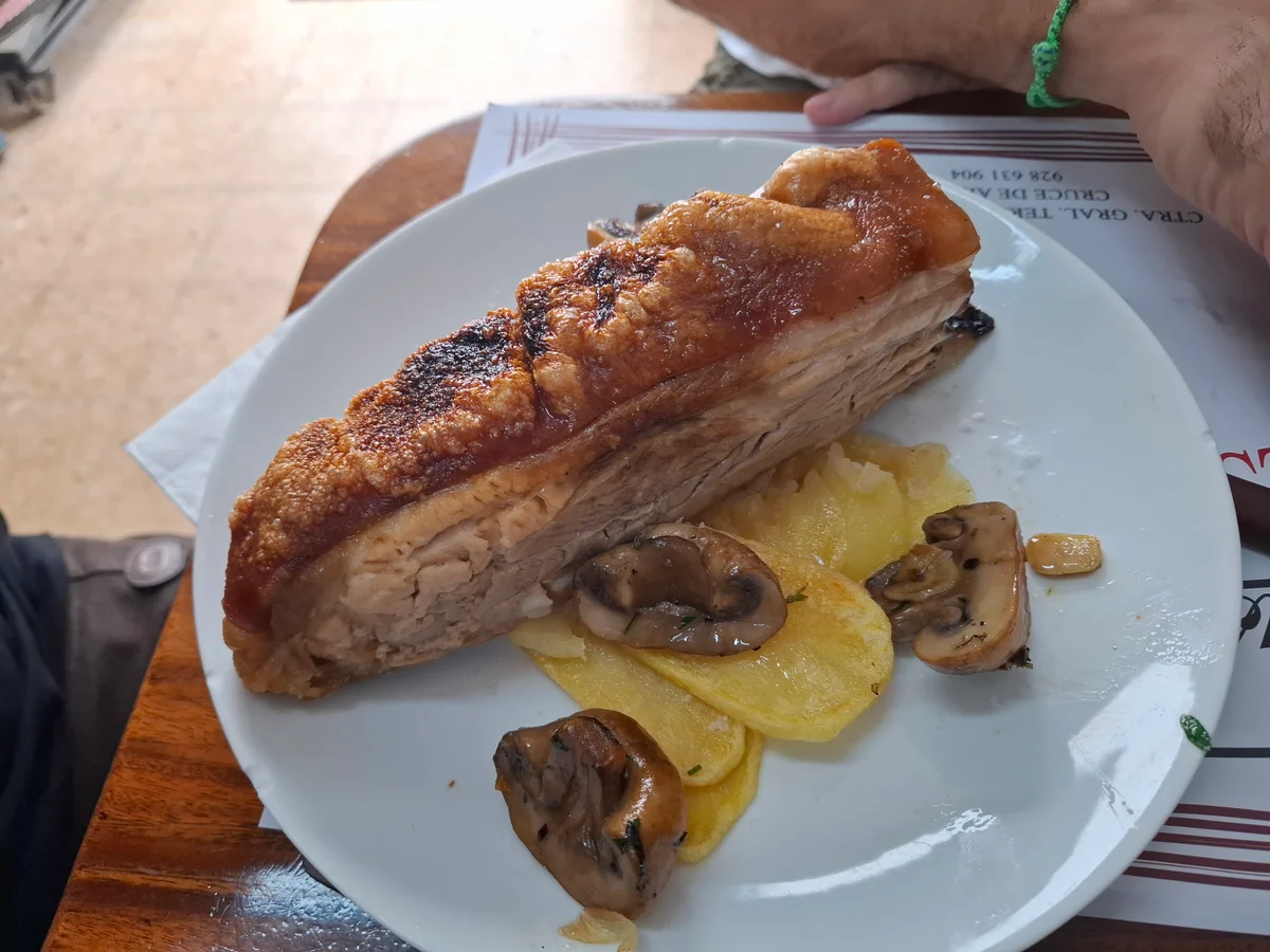 Costillas de cerdo asadas en Casa Mateo Restaurante