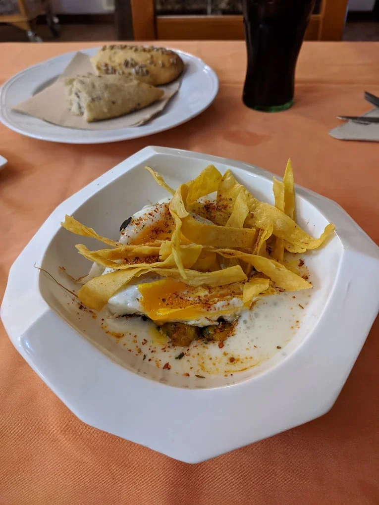 Huevos rotos en Restaurante La Bola de Jorge Bosch