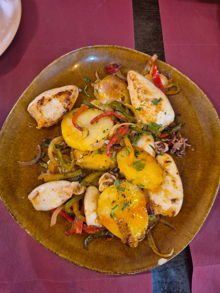 Chipirones en Taberna Gallega O'Candil Pulpería