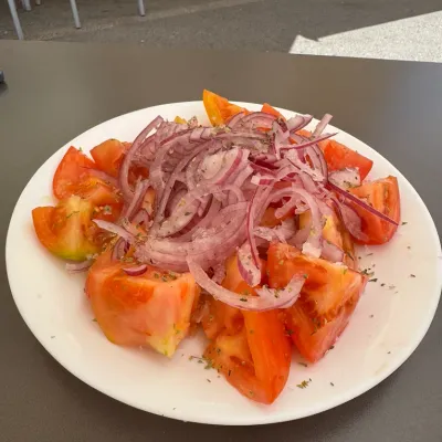Ensalada de tomates en Bar Careta