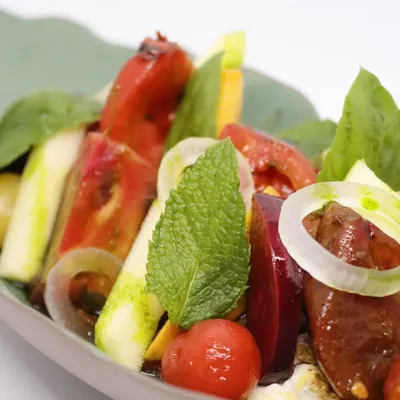 Ensalada de tomates en FORN de Sant Joan
