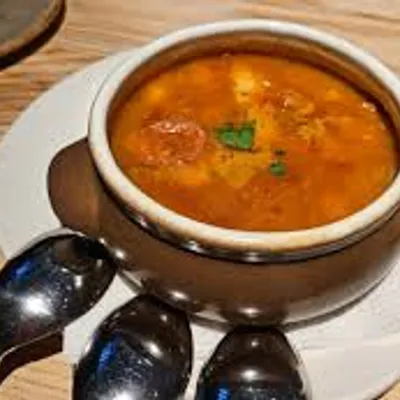 Callos a la madrileña en La Travesía de Triana