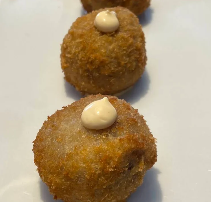 Croquetas en Bar FM