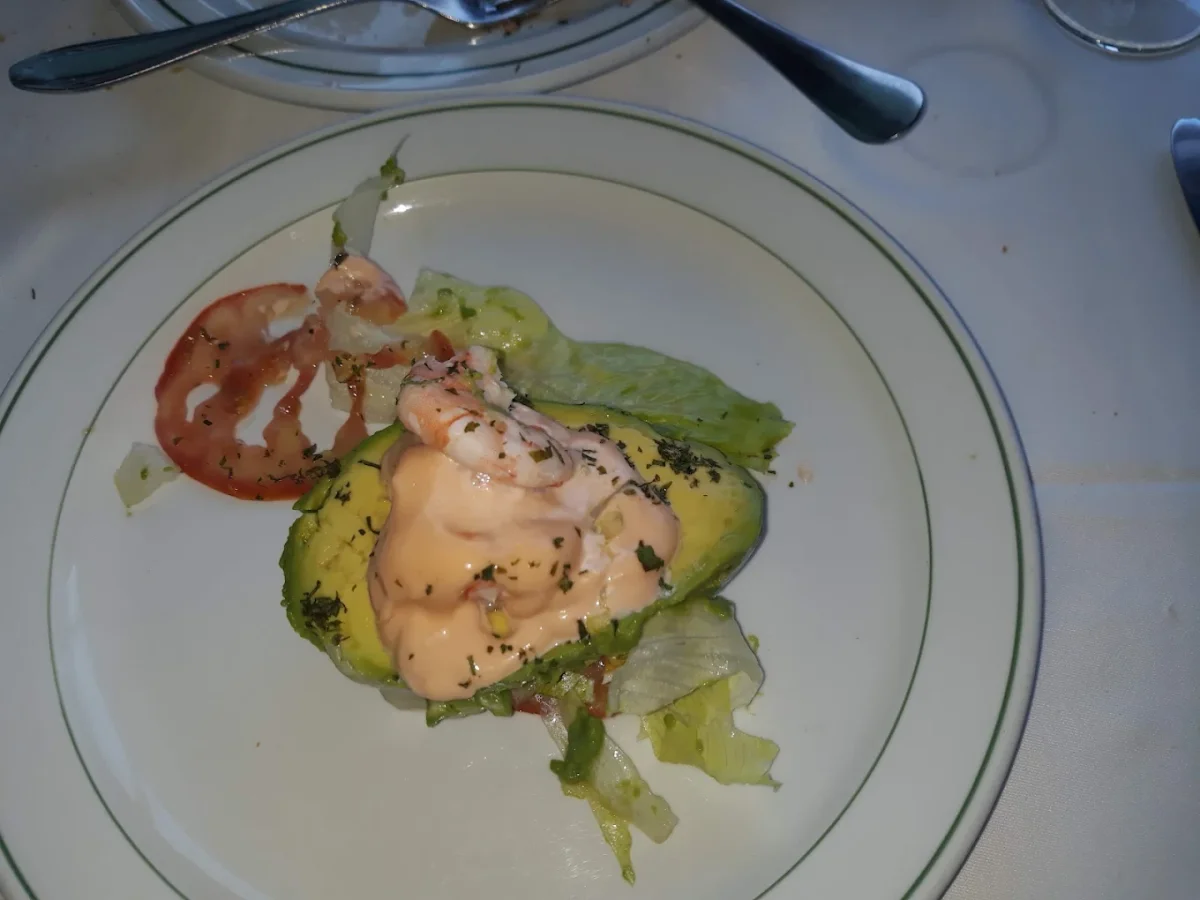 Aguacate con gambas