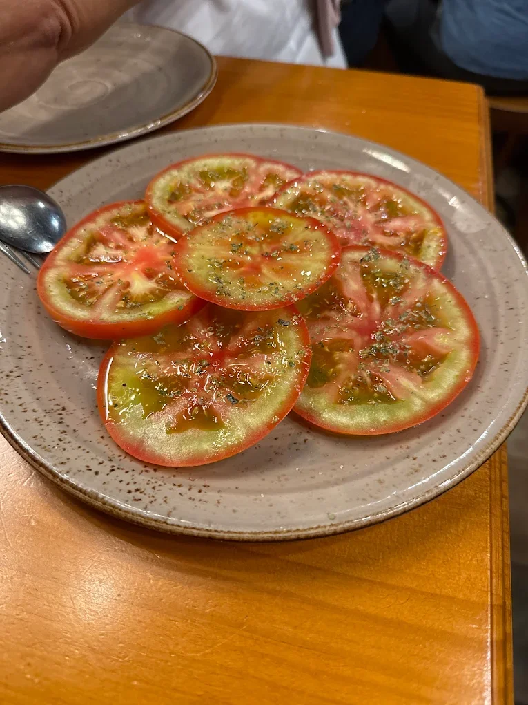 Tomates aliñados en La Travesía de Triana