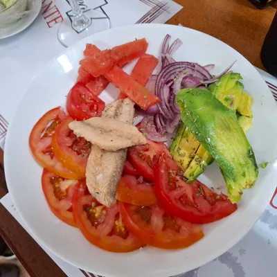 Ensalada de tomates en Casa Mateo Restaurante