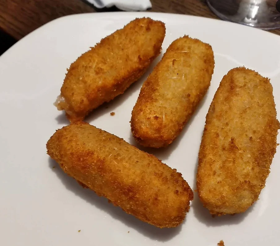 Croquetas en Bar FM