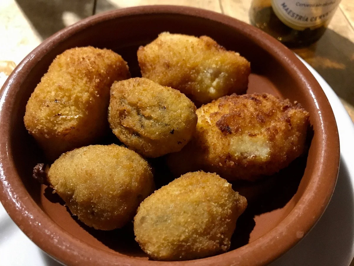 Croquetas en Txomin Taberna