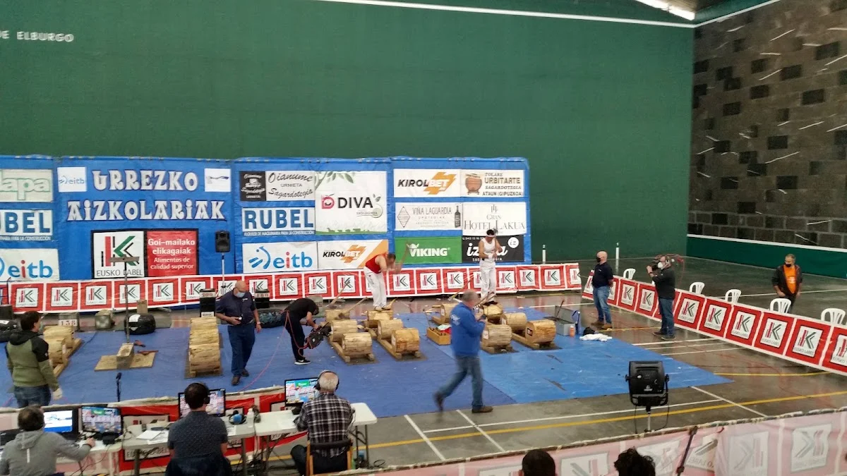 Complejo deportivo Landederra - 5/10 argazkia