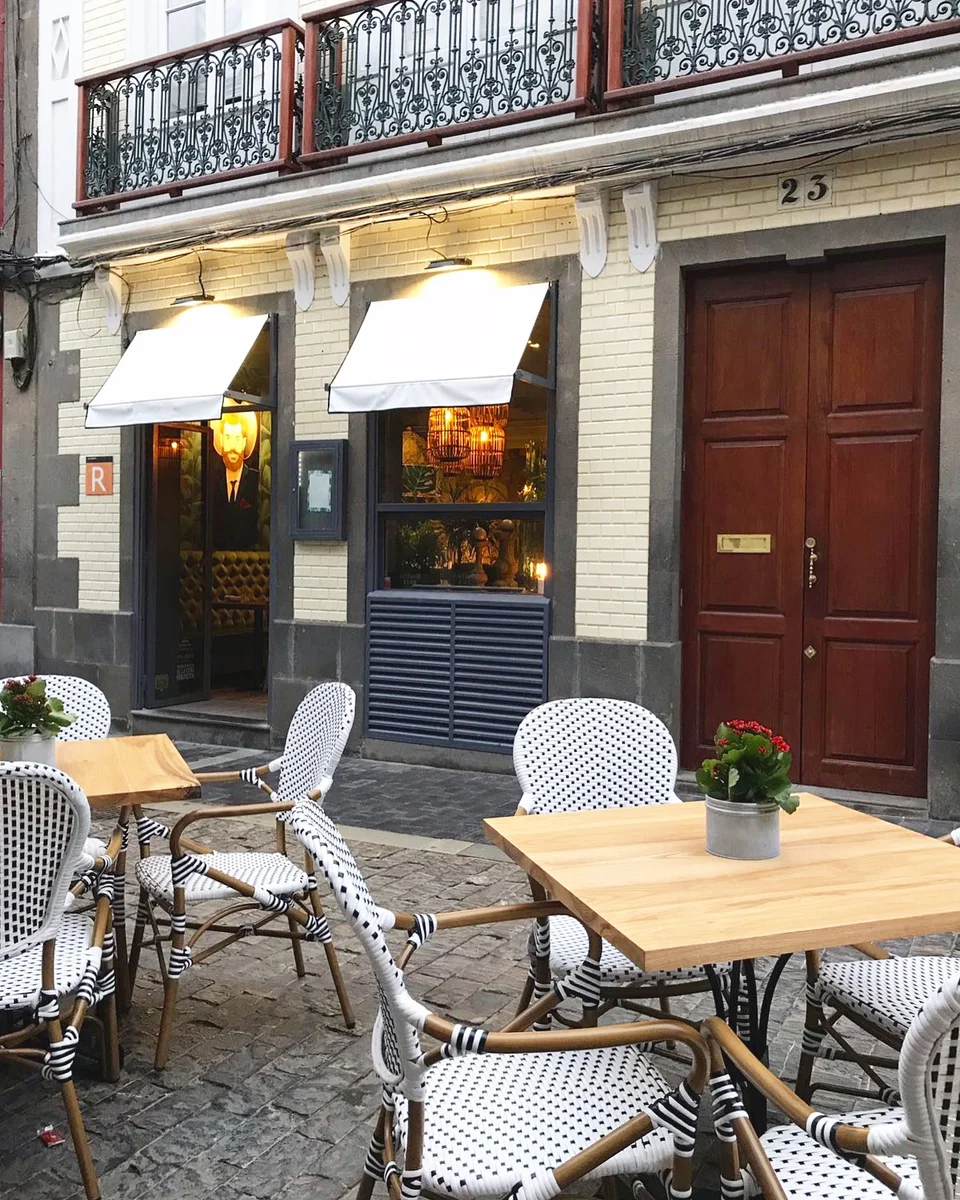 El Santo Restaurante